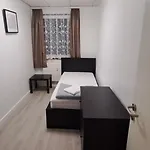 بيت ضيافة Alex - Tocxan Ug