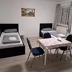 بيت ضيافة Alex - Tocxan Ug