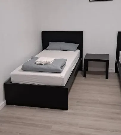 Alex - Tocxan Ug Gæstehus