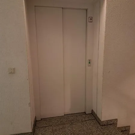 Alex - Tocxan Ug Affittacamere