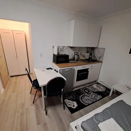 Alex - Tocxan Ug Pensionat *