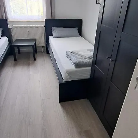 Alex - Tocxan Ug Guest house