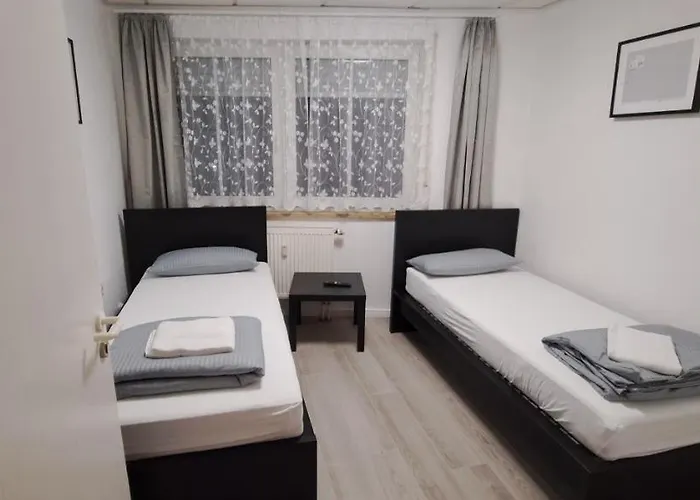 Alex - Tocxan Ug Guest house *