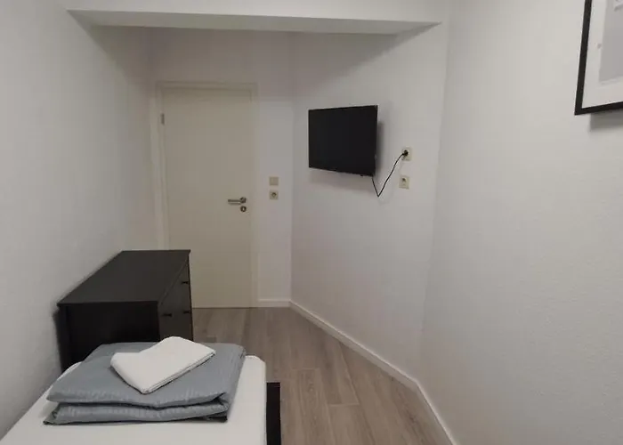 Alex - Tocxan Ug Guest house Magdeburg