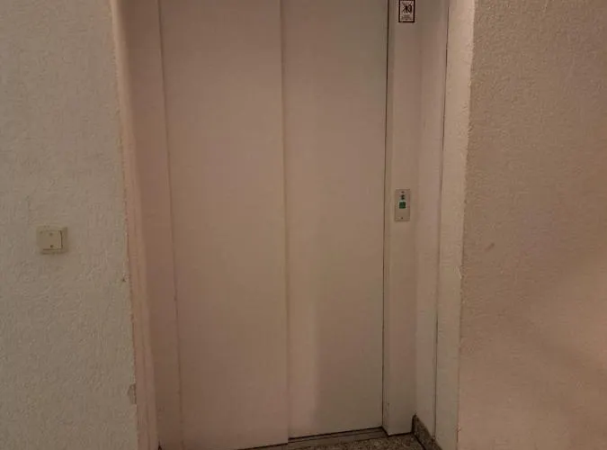 Alex - Tocxan Ug Pensionat