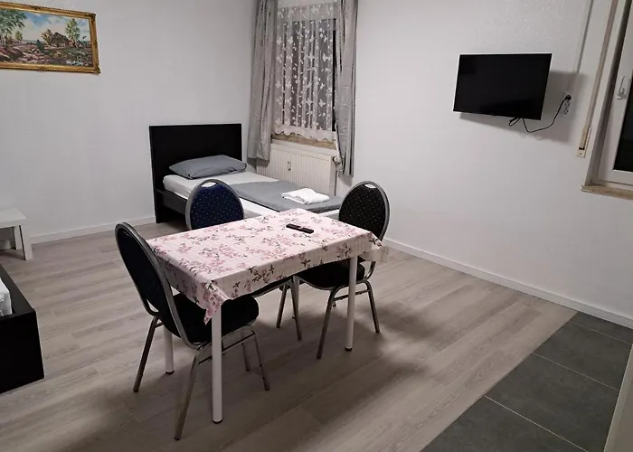 Alex - Tocxan Ug Guest house *