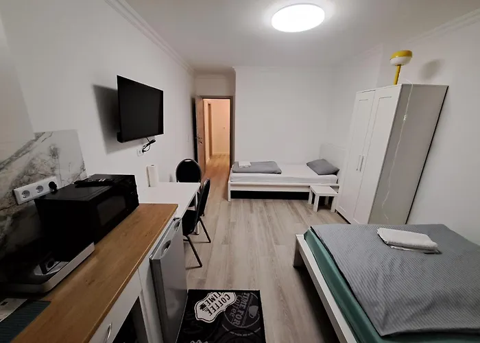 Alex - Tocxan Ug Guest house